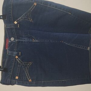 Pre-owned excellent condition Levis Western skirt